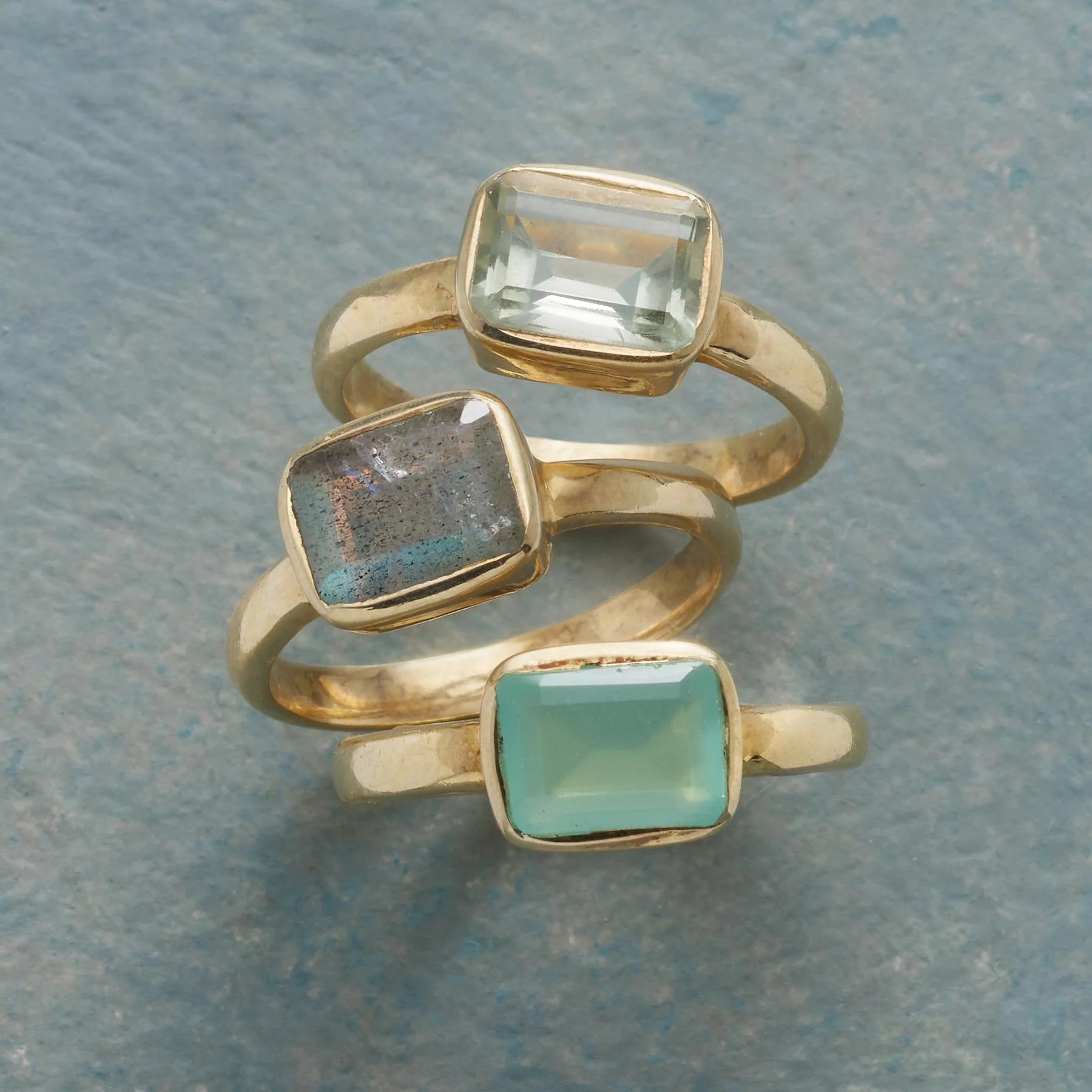 Solitaire Trio Ring Set