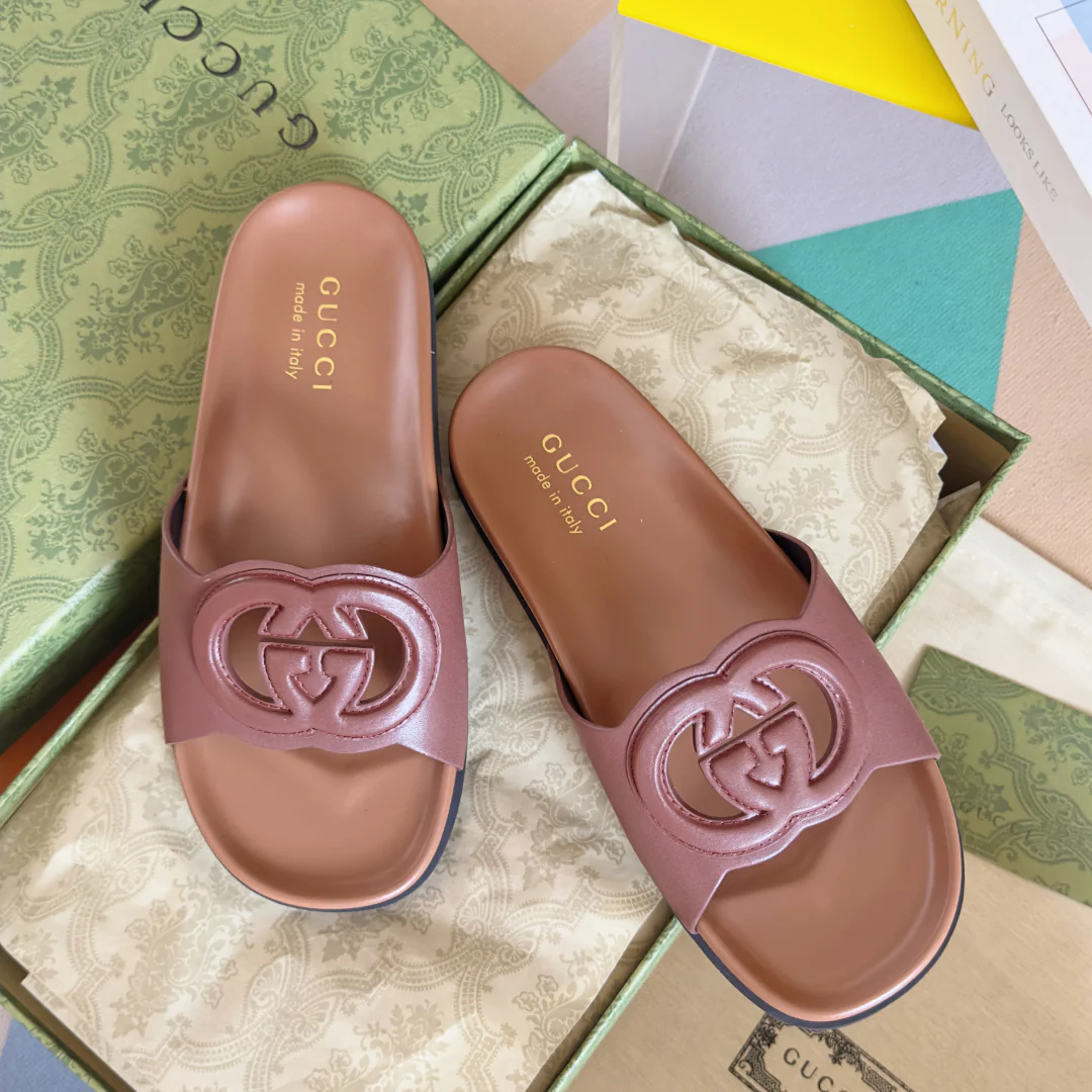 250513 New high-quality thick-soled classic signature slippers