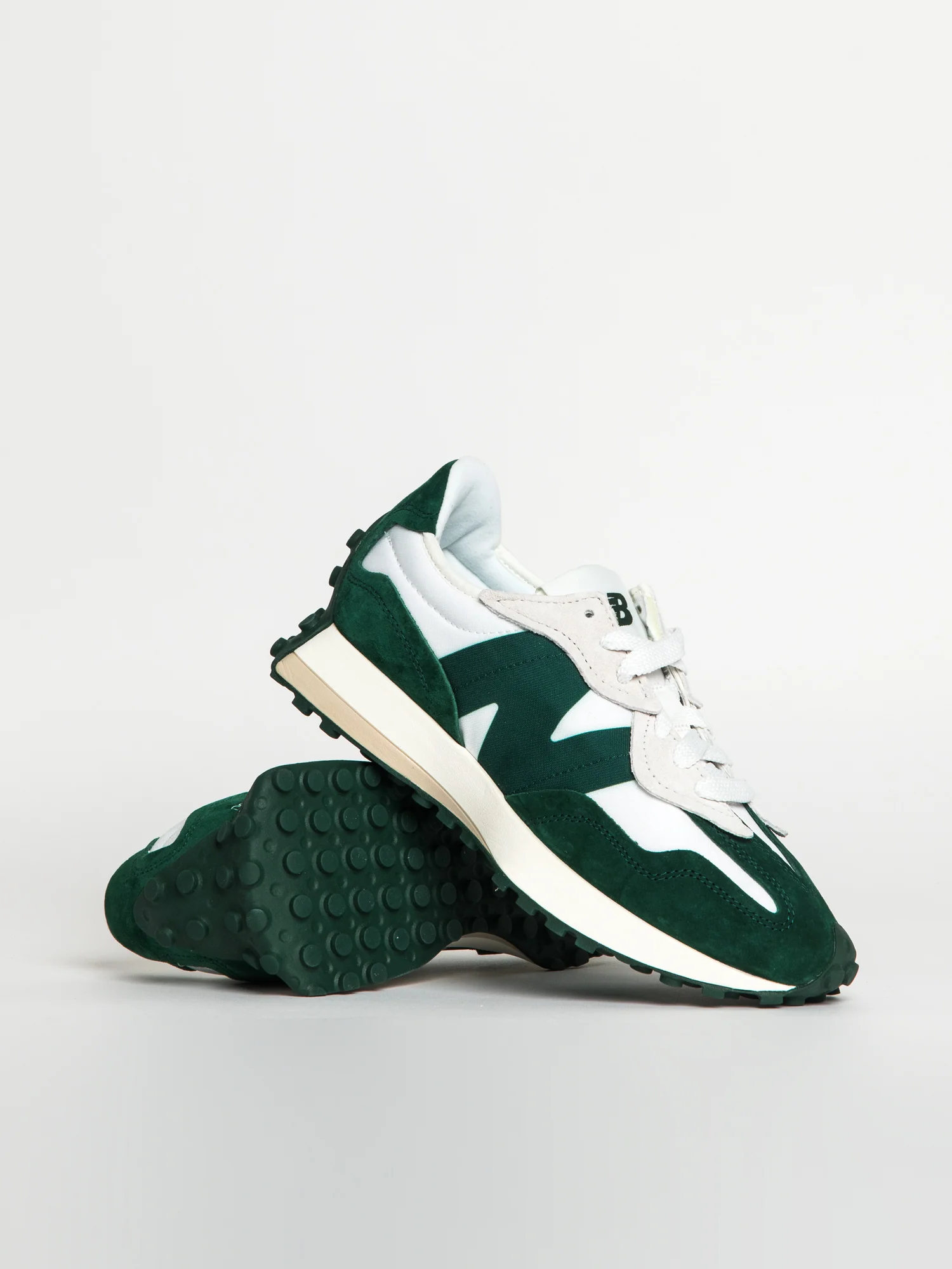 Final inventoryMENS NEW BALANCE THE 327 NIGHTWATCH GREEN