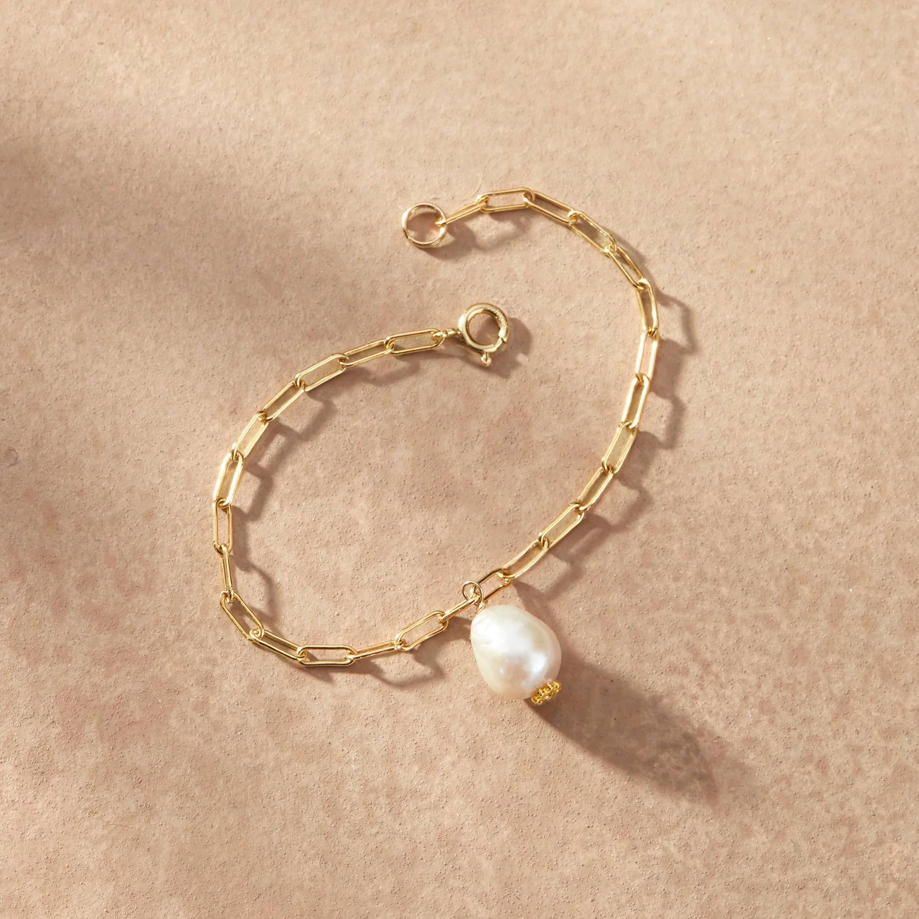 Modesty White Pearl Bracelet