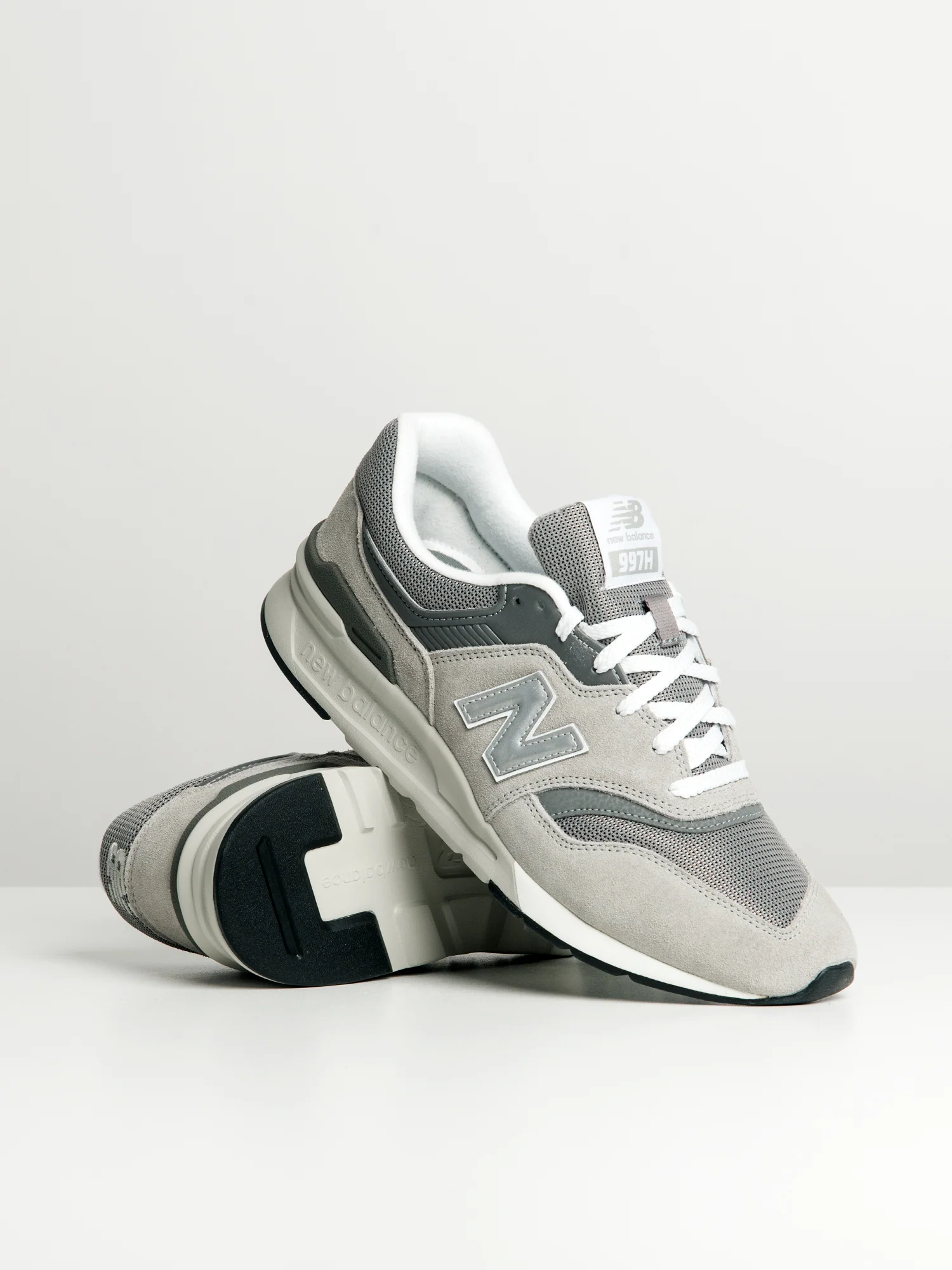 Final inventoryMENS NEW BALANCE THE 997 SNEAKER
