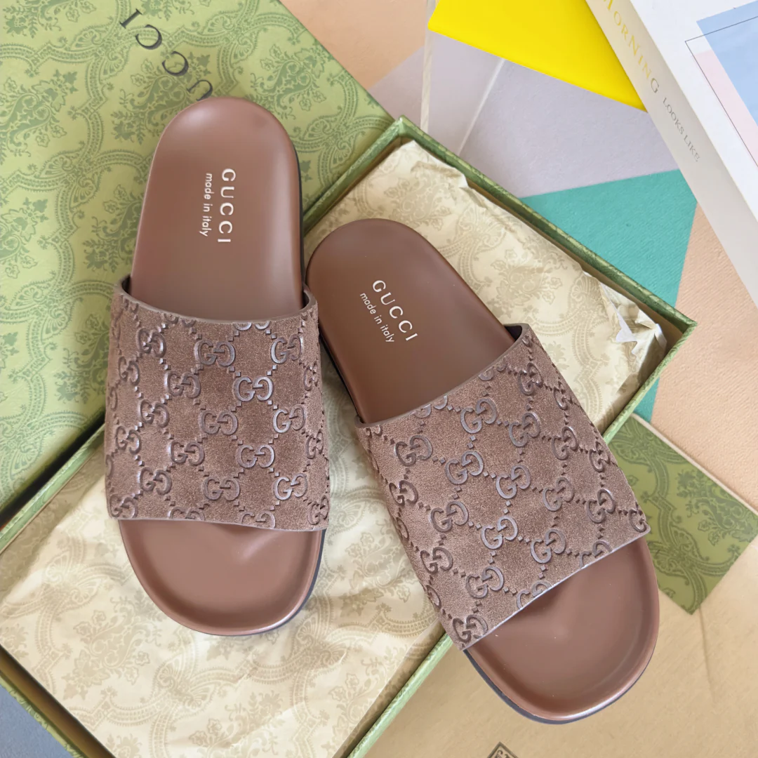 250507 New high-quality thick-soled embossed slippers