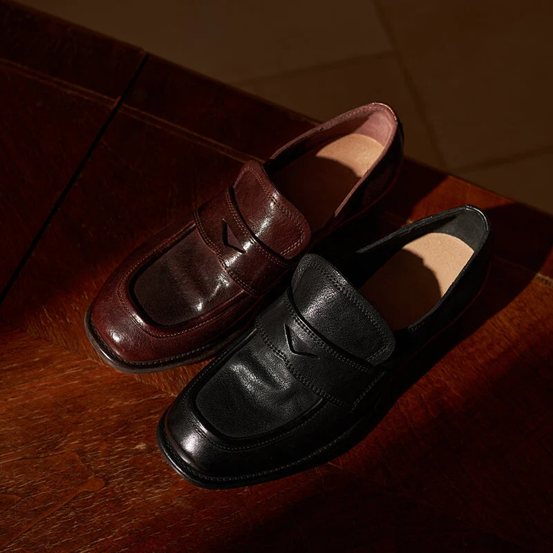 Women's Handmade Vintage Horse Leather Round Toe Slip-On Penny Loafers in Black/Coffee