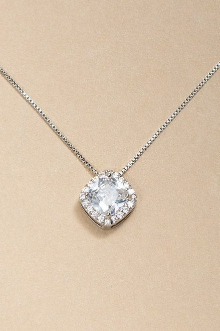 Debra Halo Short Crystal Pendant Necklace