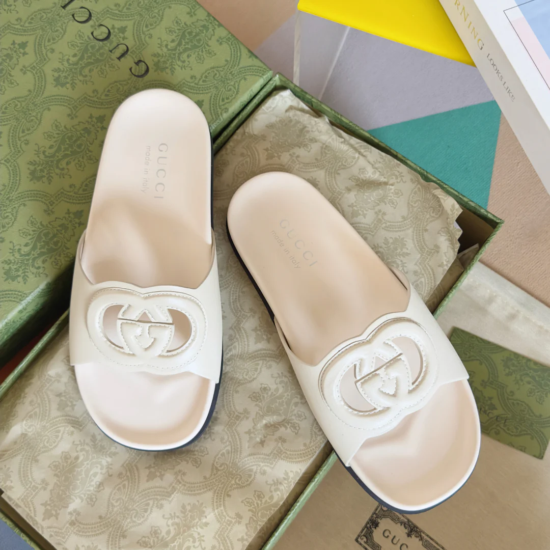 250513 New high-quality thick-soled classic signature slippers