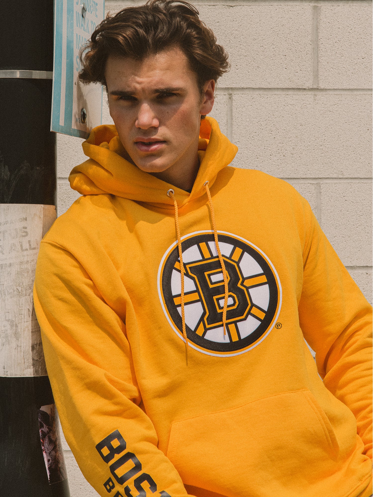 Final inventoryCHAMPION NHL BOSTON BRUINS CENTER ICE PULL OVER HOODIE
