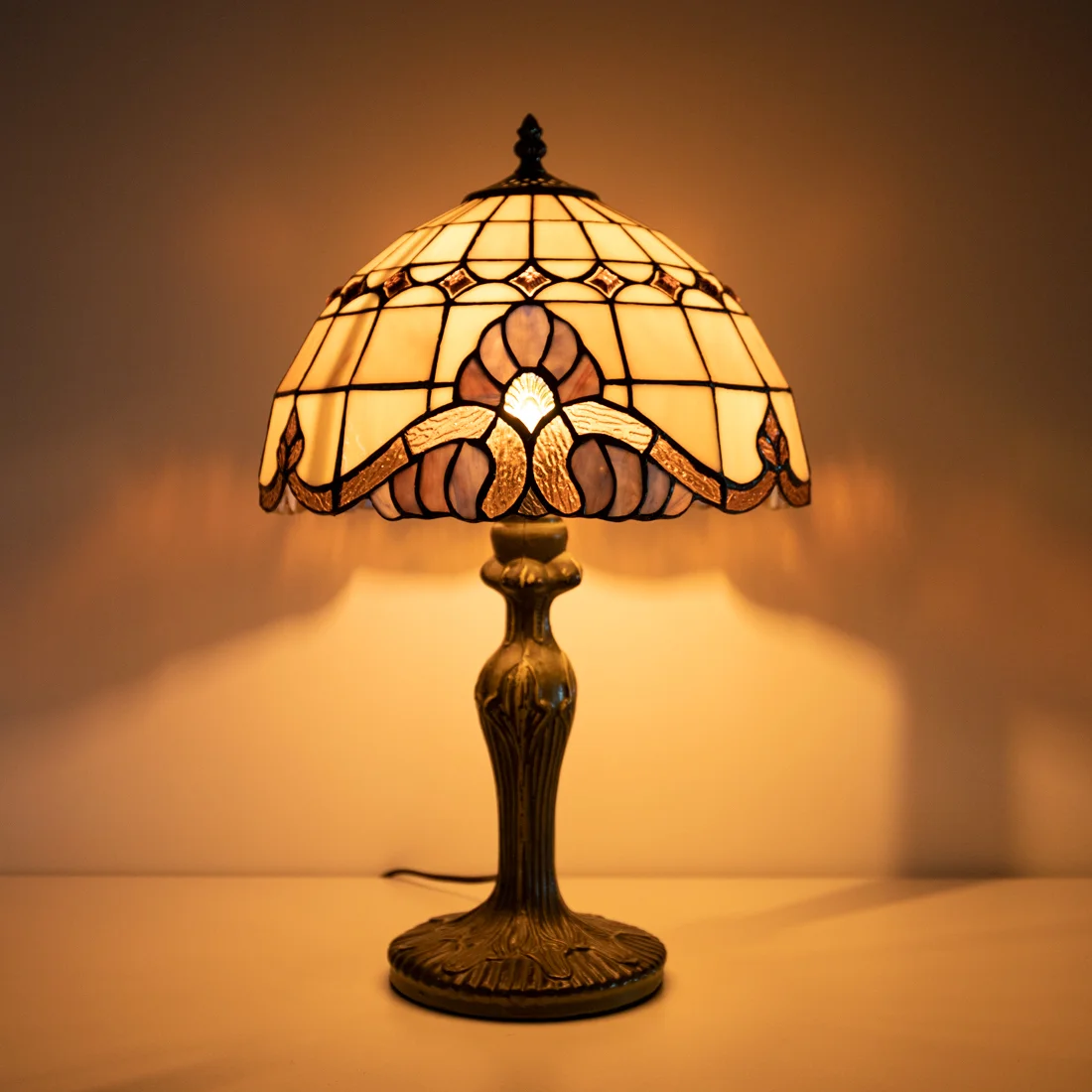 Tiffany Table Lamp - Handmade Antique Baroque Tiffany Desk Lamp For Living Room Bedroom Desk Coffee Bar Art Decoration (Bulb Not Included)