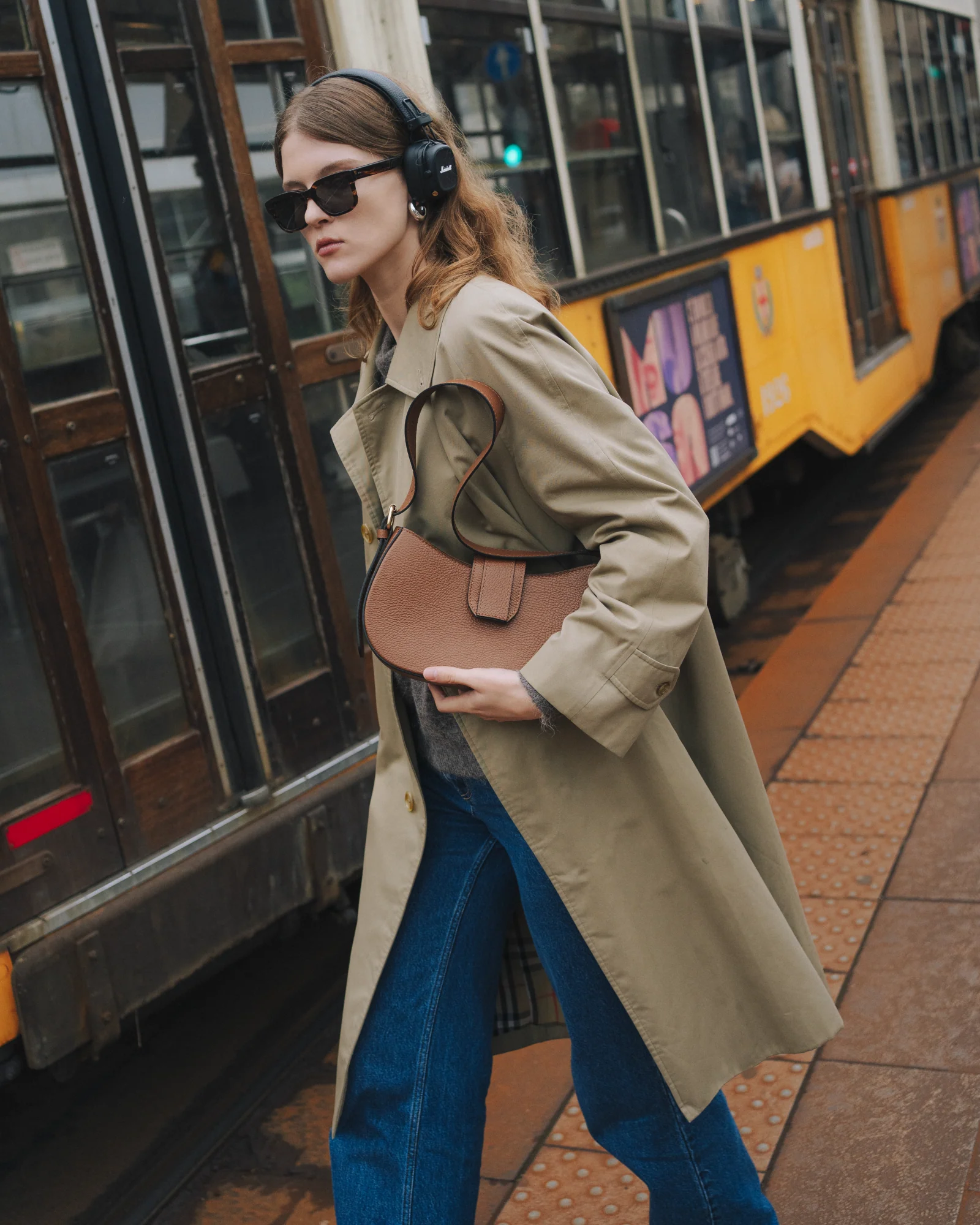 Final inventoryRoma Leather Shoulder Bag