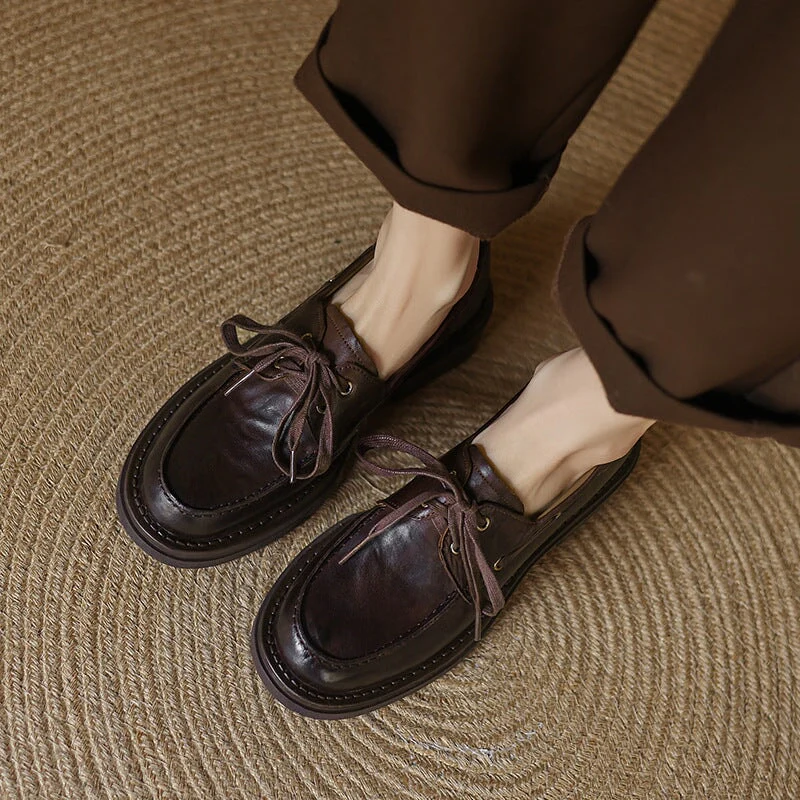 British Style Lace-up Waxing Cow Leather Boat Shoes for Women in Coffee/Black