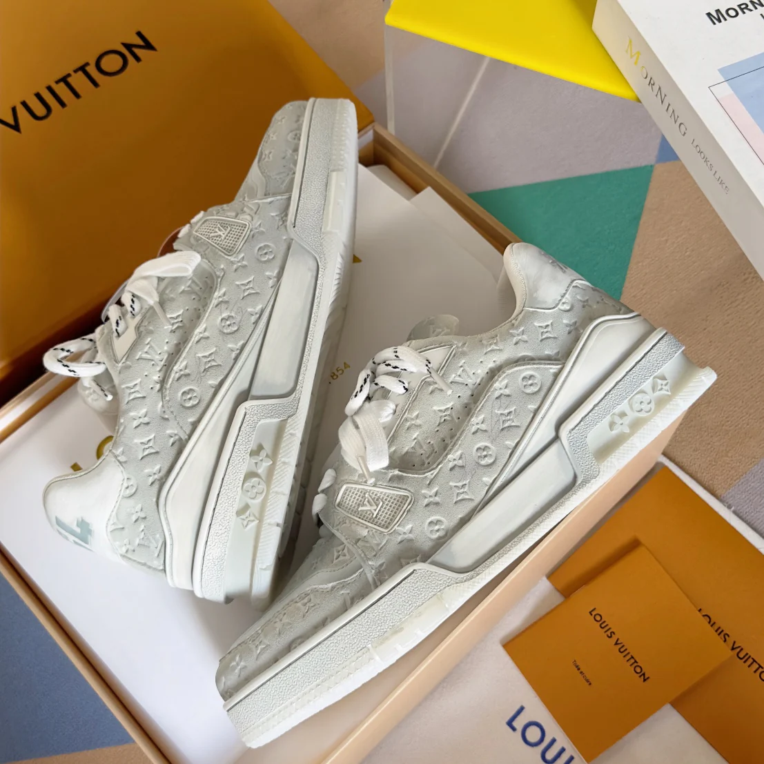 250513 New top-quality spray-painted casual and fashionable sneakers