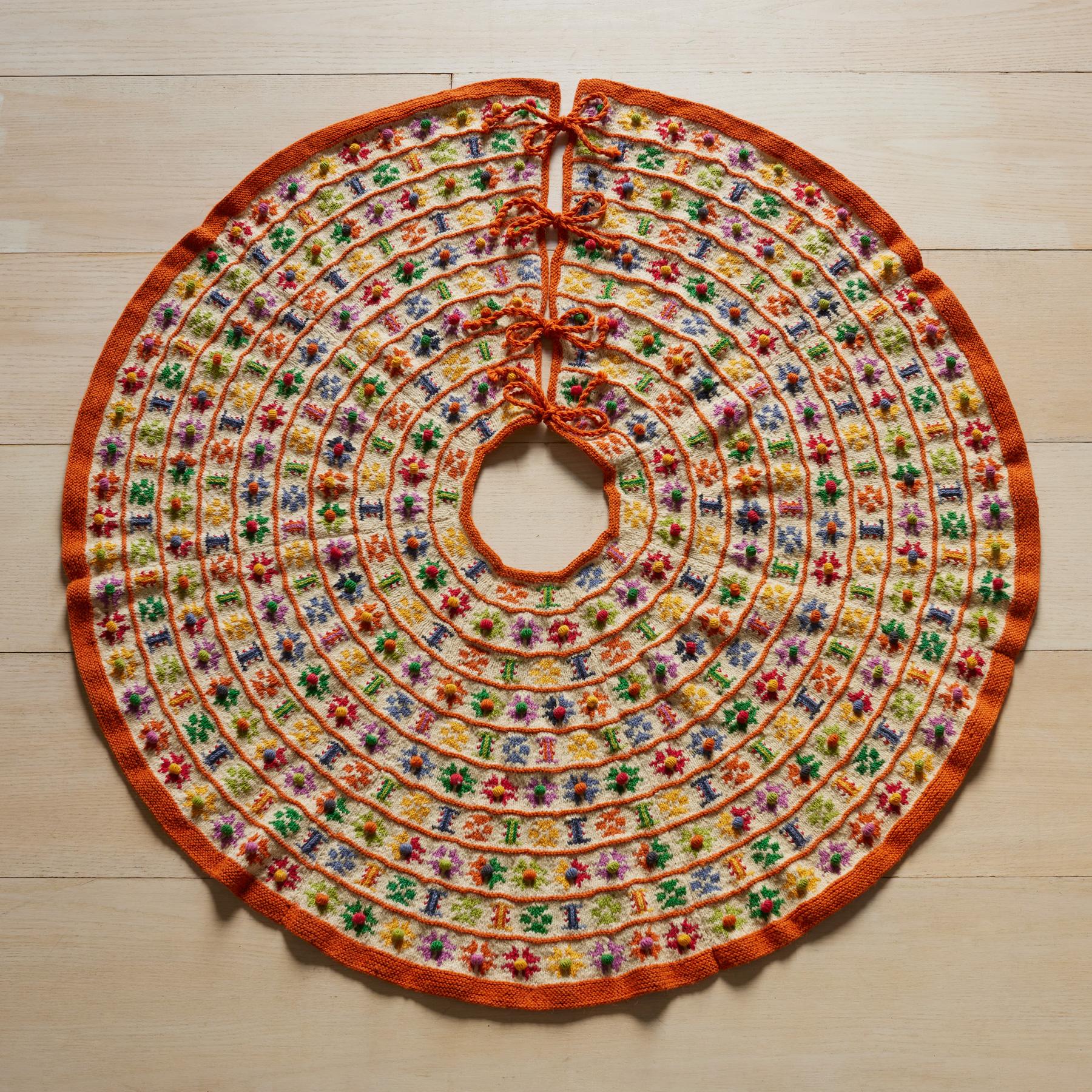 Heirloom Nordic Pom Pom Tree Skirt