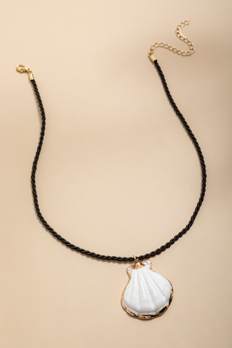 Morgan Shell Pendant Necklace