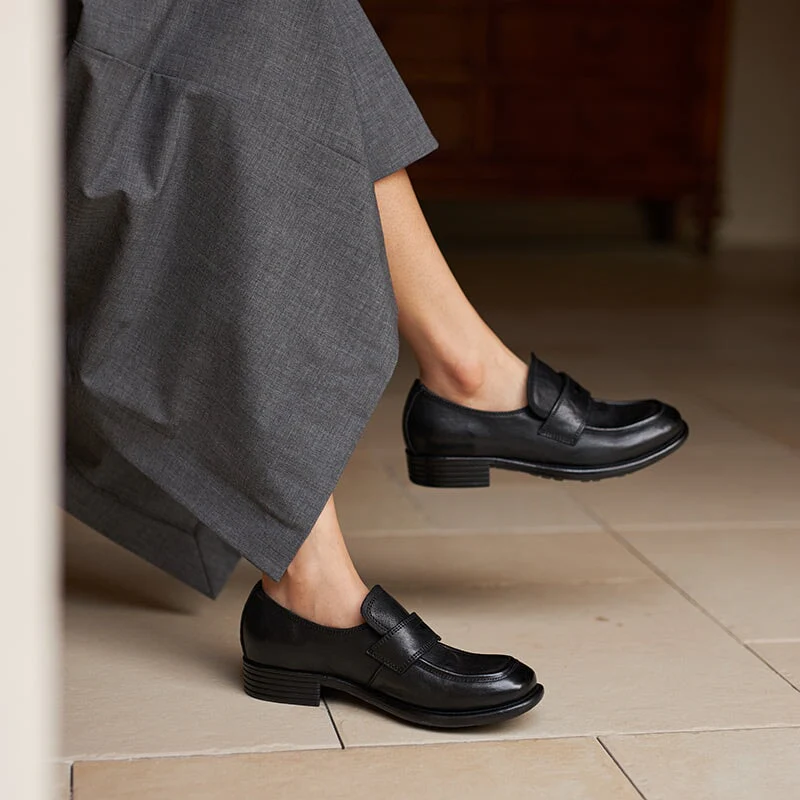 Women's Handmade Vintage Horse Leather Round Toe Slip-On Penny Loafers in Black/Coffee