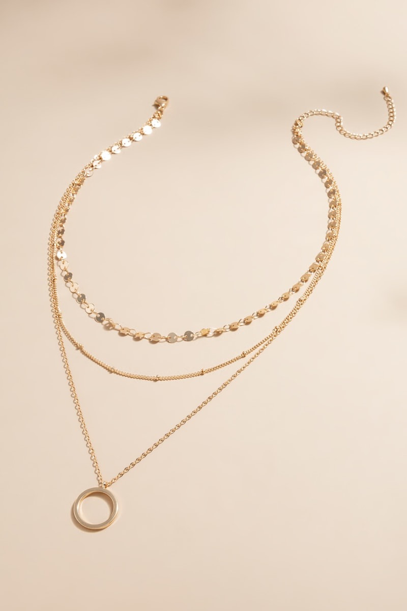 Dory Circle Pendant Necklace