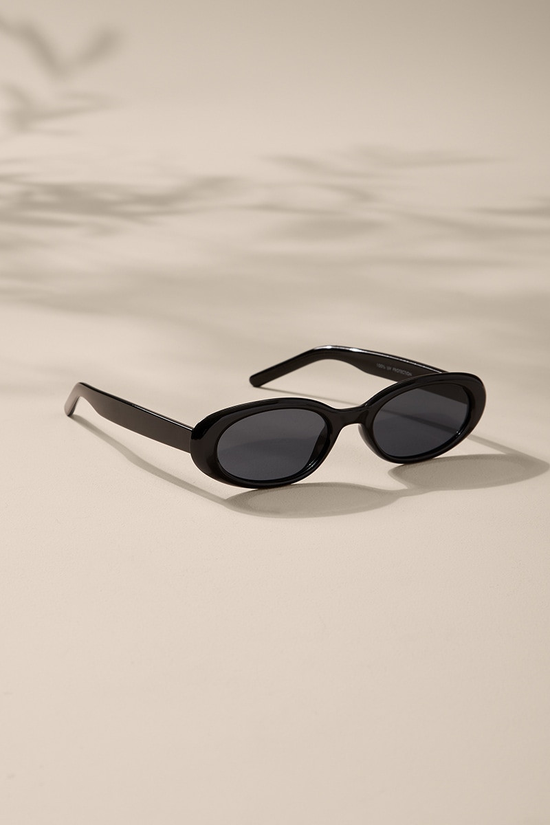 Amelia Black Oval Sunglasses