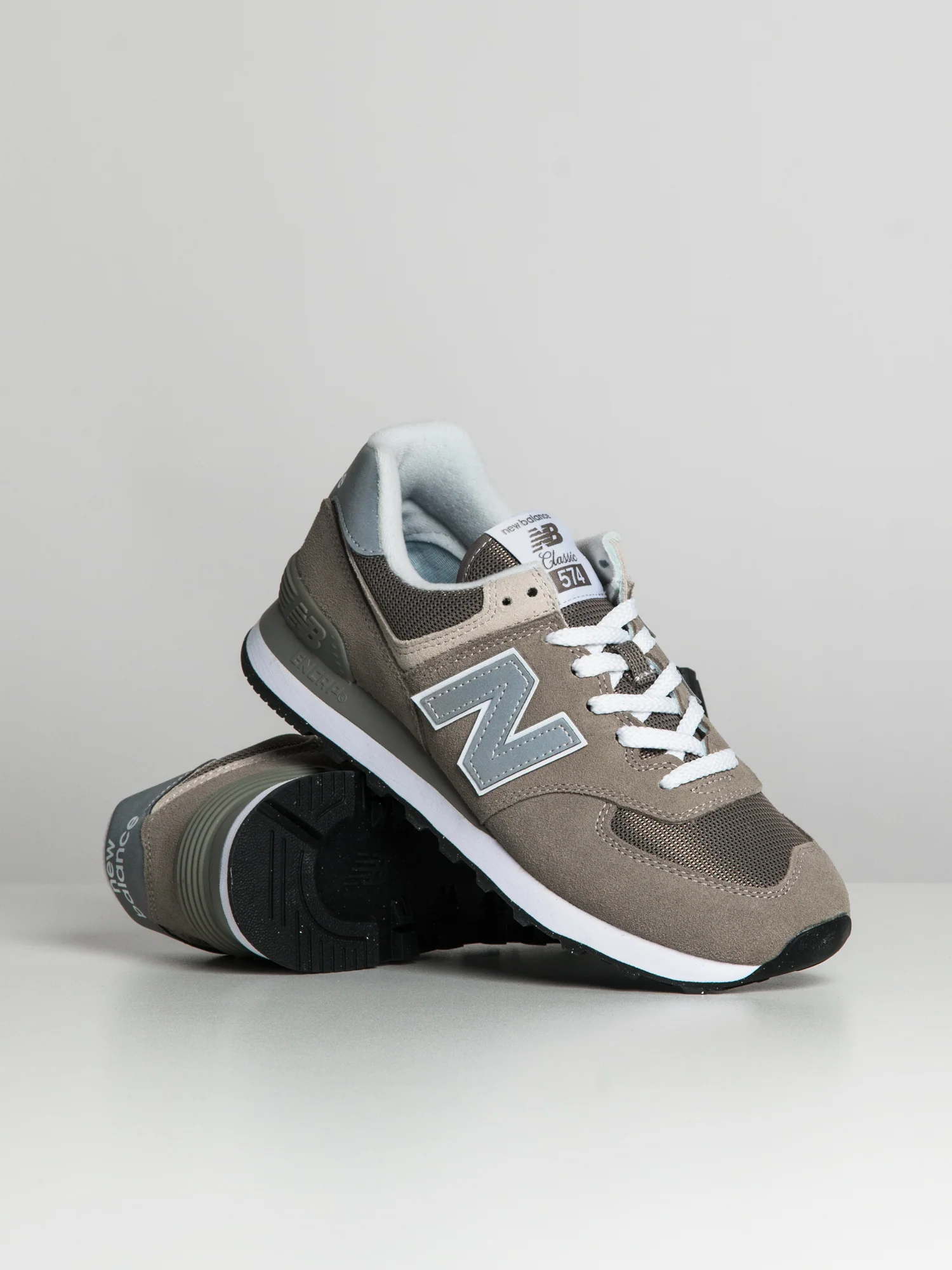 Final inventoryWOMENS NEW BALANCE 574 SNEAKER