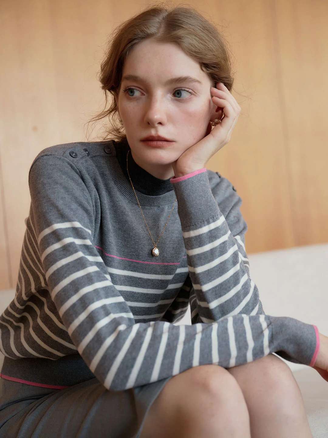 Vintage Striped Contrast Crewneck Knit Top-Grey