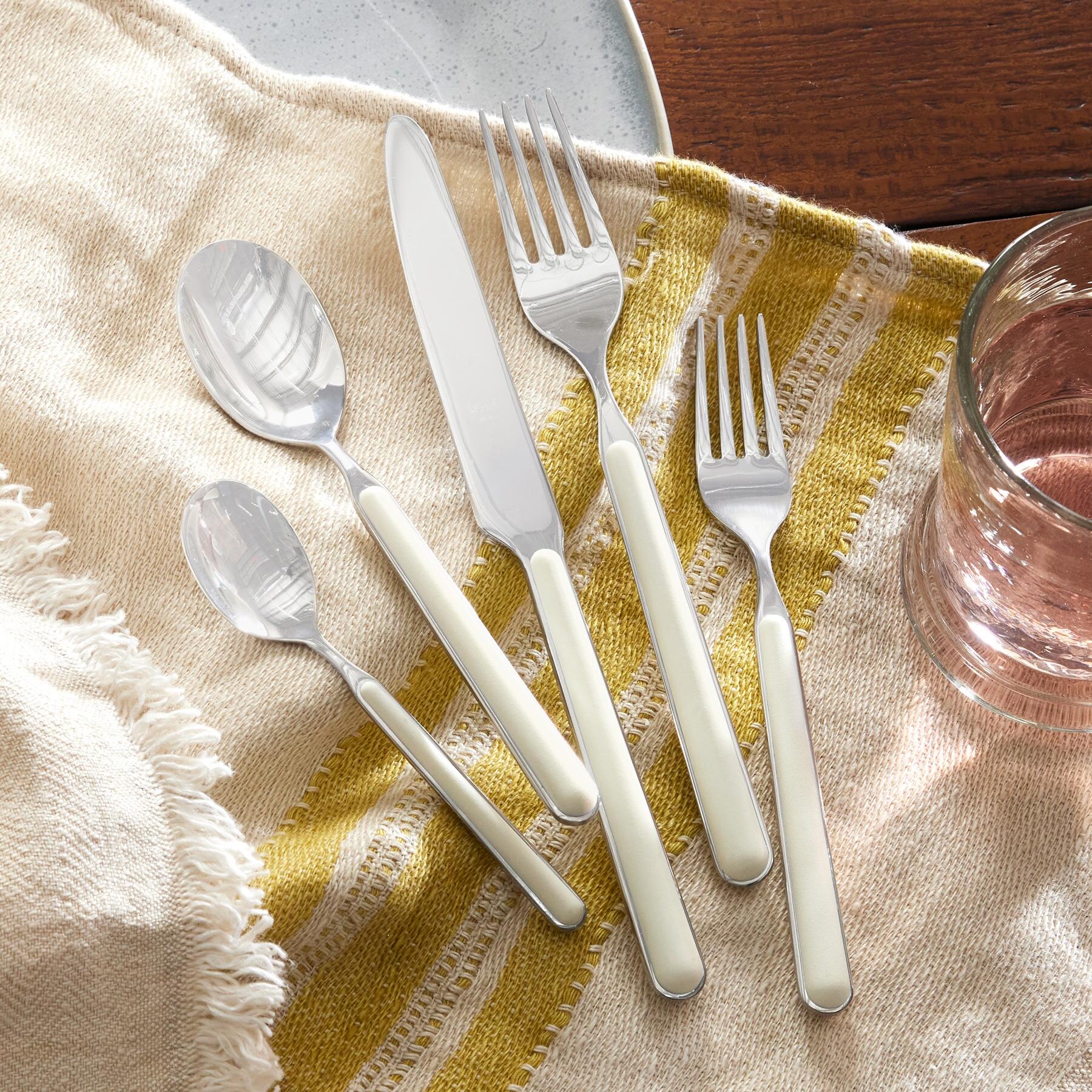 Maia Flatware