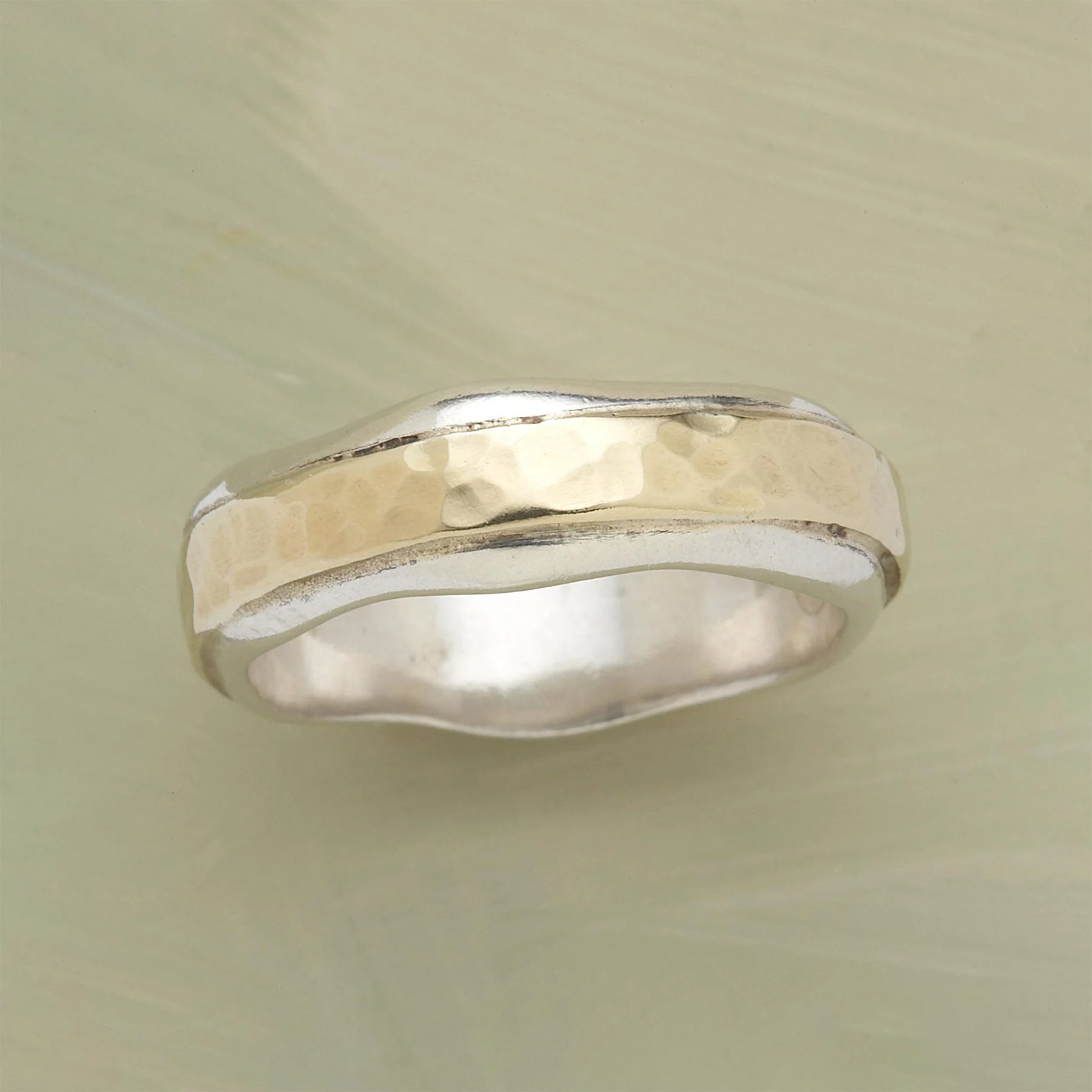 Vitale Ring