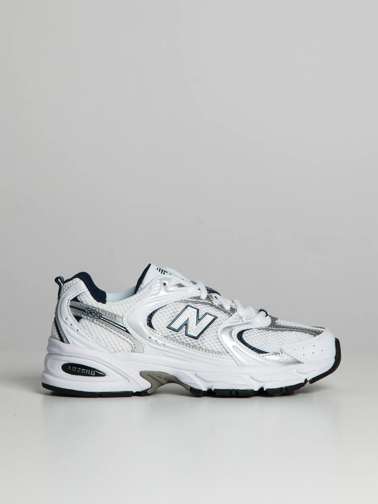 Final inventoryWOMENS NEW BALANCE 530 SNEAKER