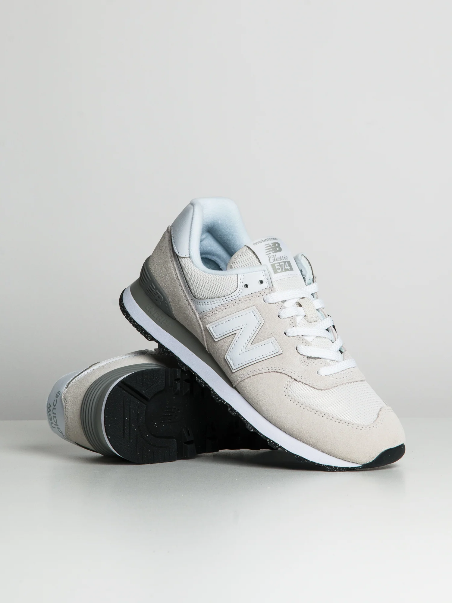 Final inventoryMENS NEW BALANCE THE 574 SNEAKER