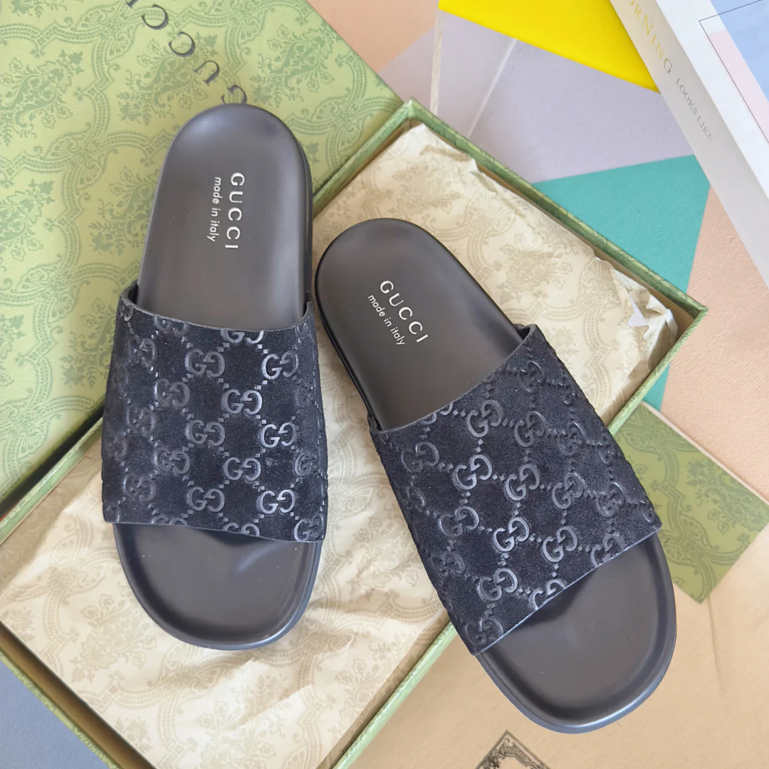 250507 New high-quality thick-soled embossed slippers