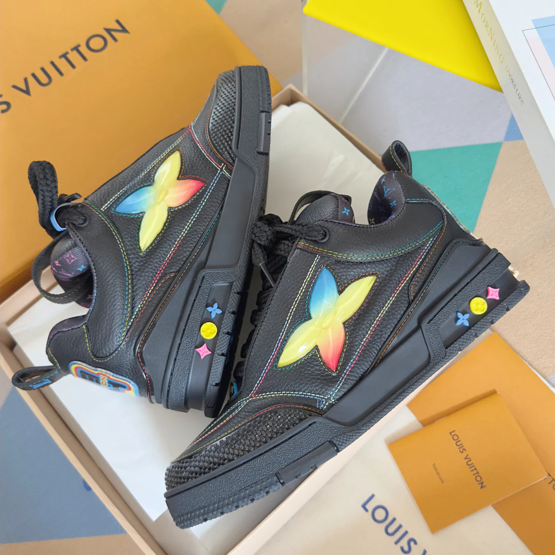 250513 New high-quality four-leaf clover fashionable sneakers