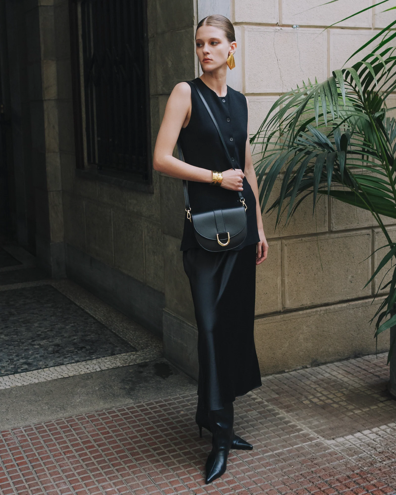 Final inventoryMarsala Leather Cross-body Bag