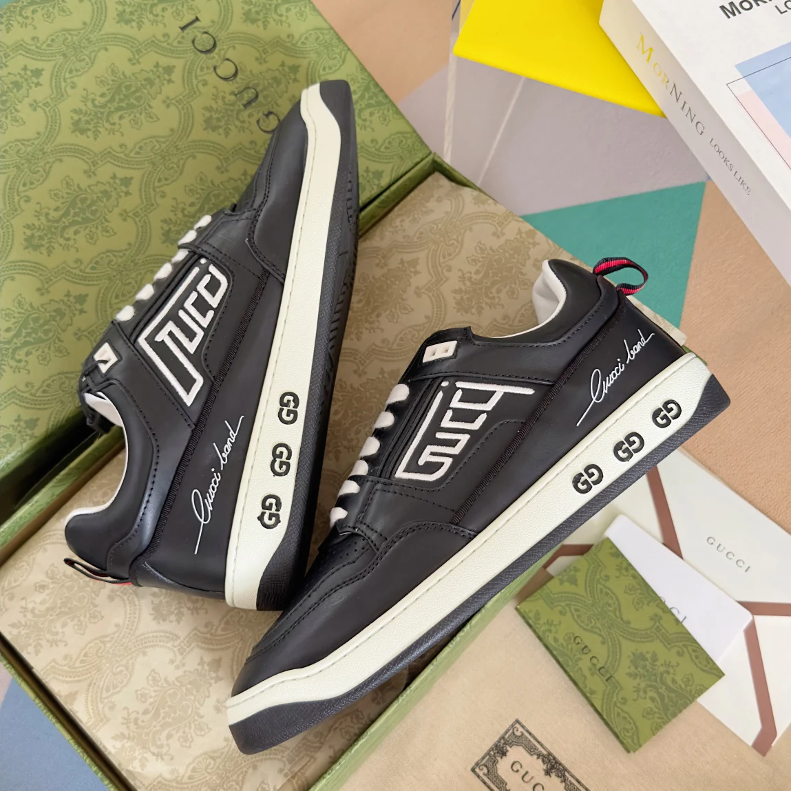 250422 New high-end and comfortable basic sports shoes