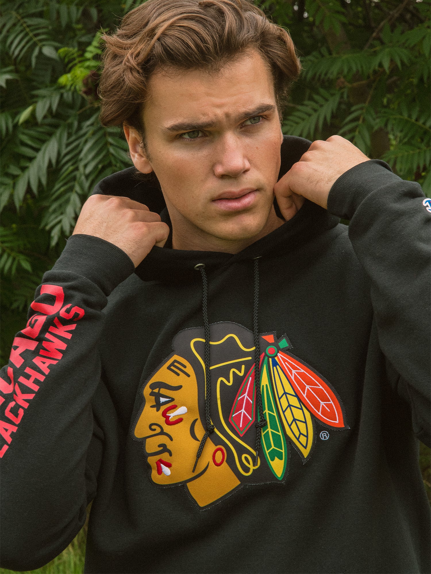 Final inventoryCHAMPION NHL CHICAGO BLACKHAWKS CENTER ICE PULLOVER HOODIE