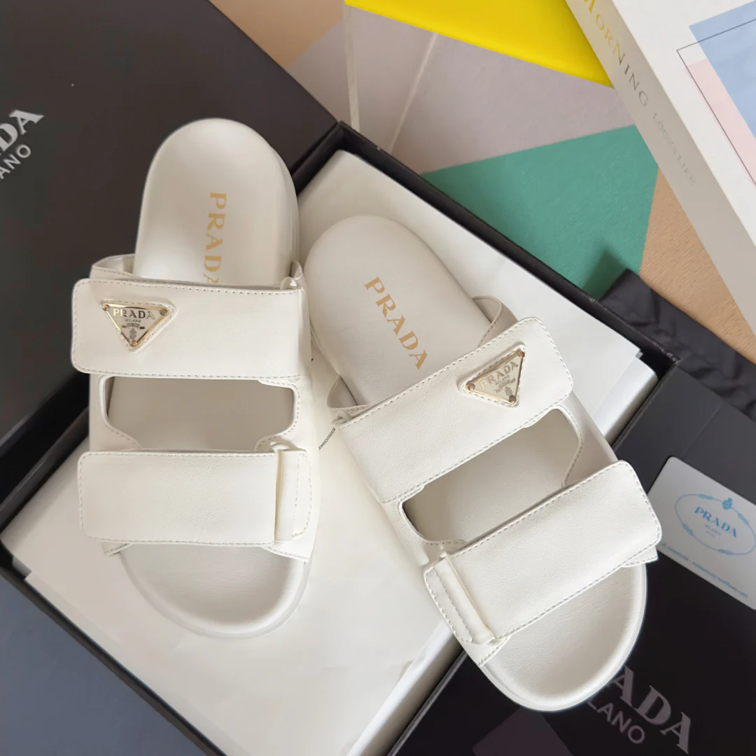 250507 New high-quality height-increasing fashionable classic slippers