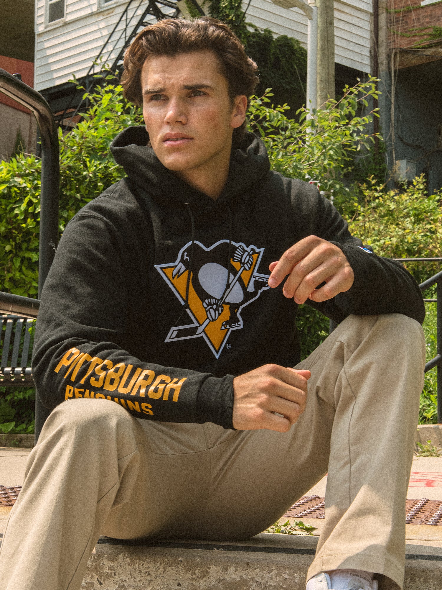 Final inventoryCHAMPION NHL PITTSBURG PENGUINS CENTER ICE PULLOVER HOODIE