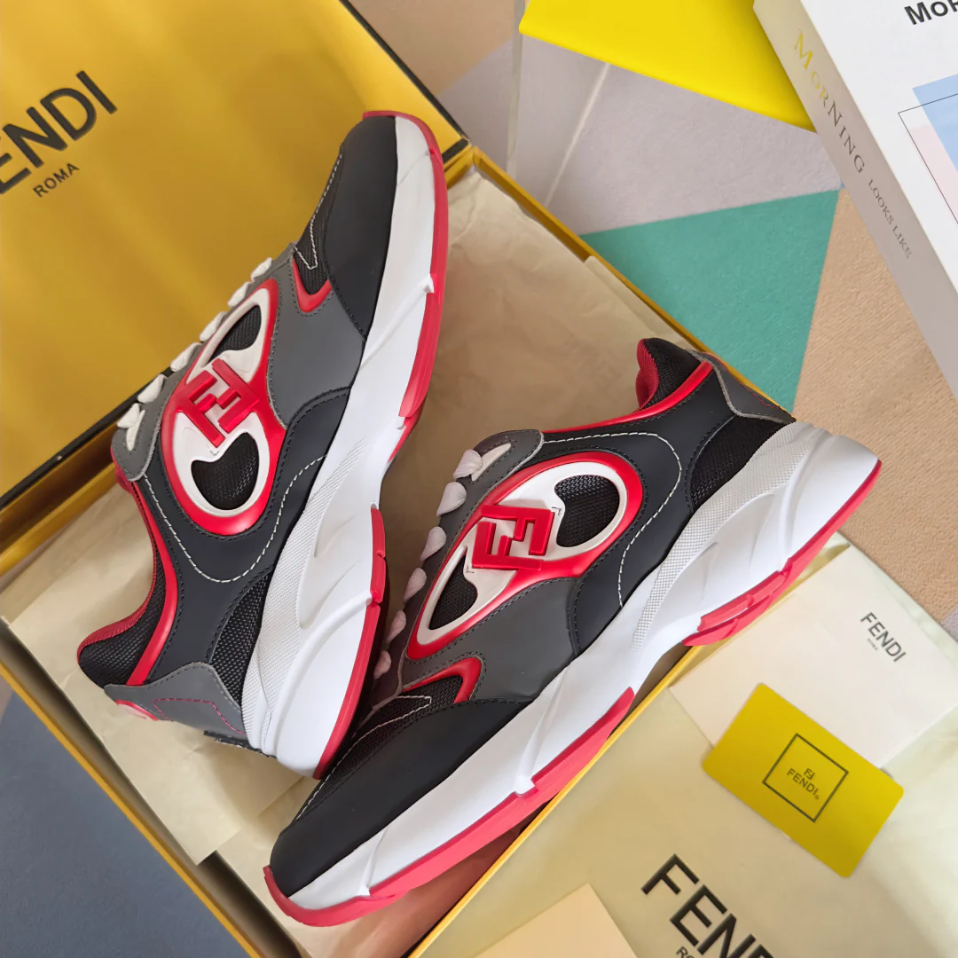 250501 New high-end simple casual sports shoes