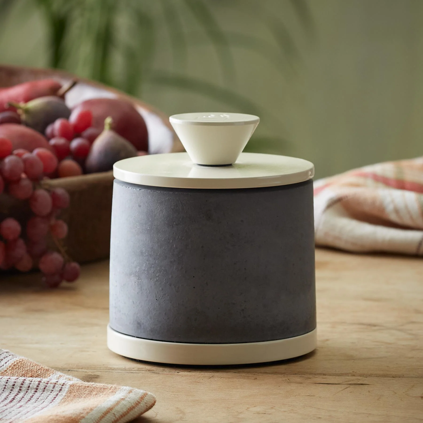 Tabletop Fire Pit With Snuffing Lid