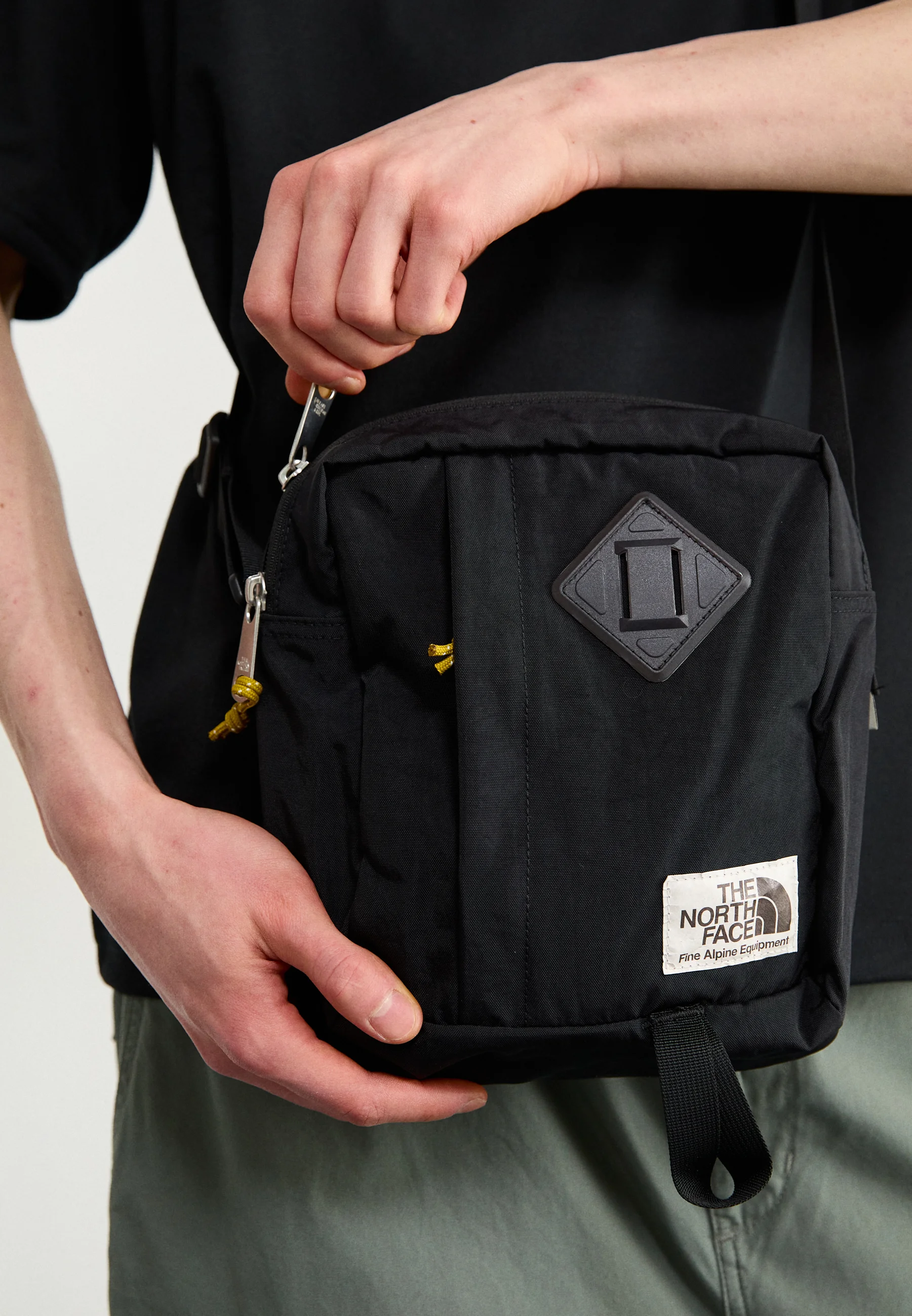 BERKELEY CROSSBODY UNISEX - Borsa a tracolla