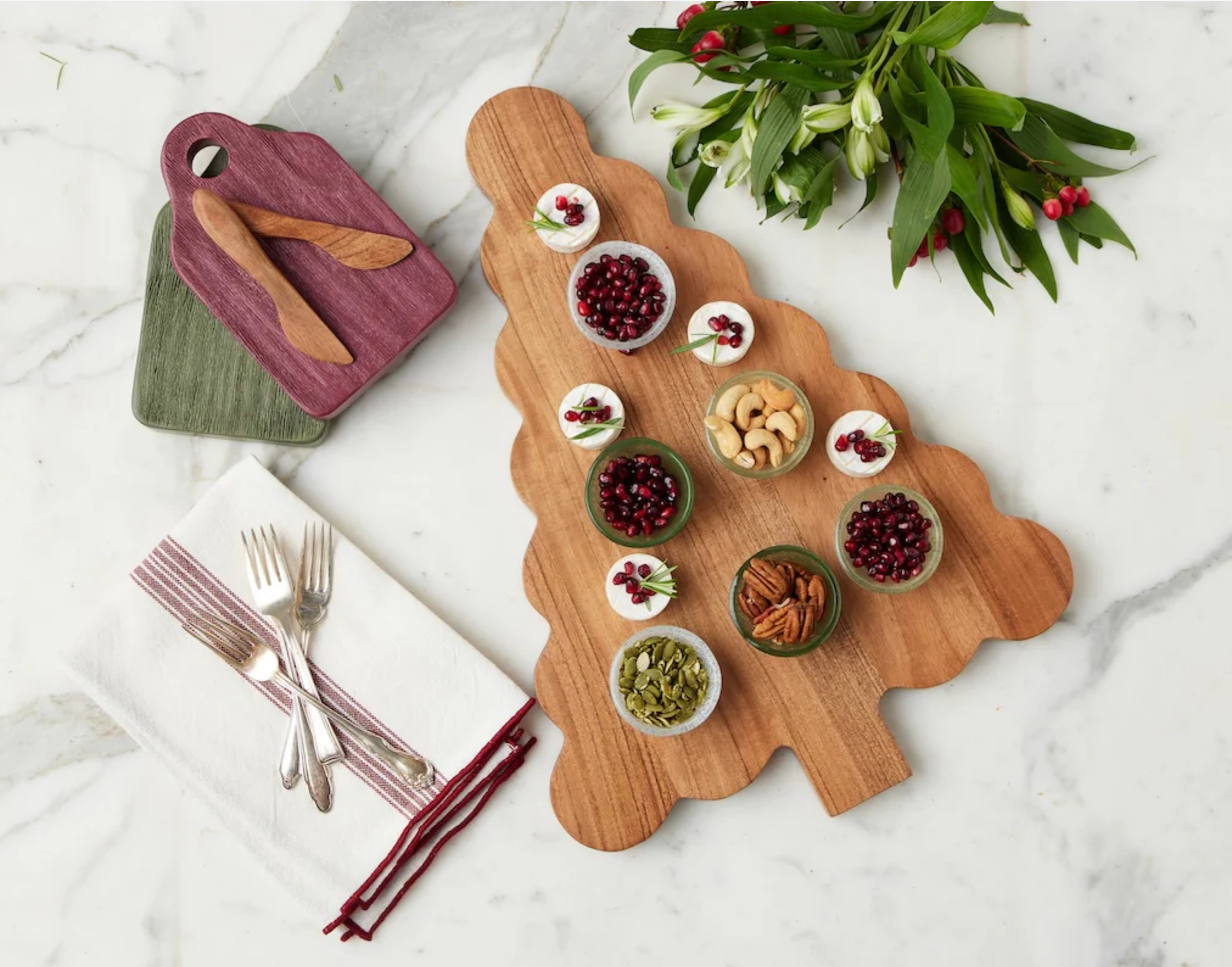 Scalloped Christmas Tree Cutting Board