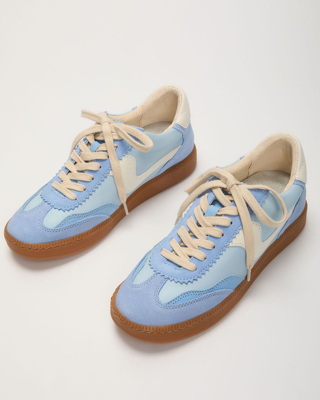 Right Catch Sneakers