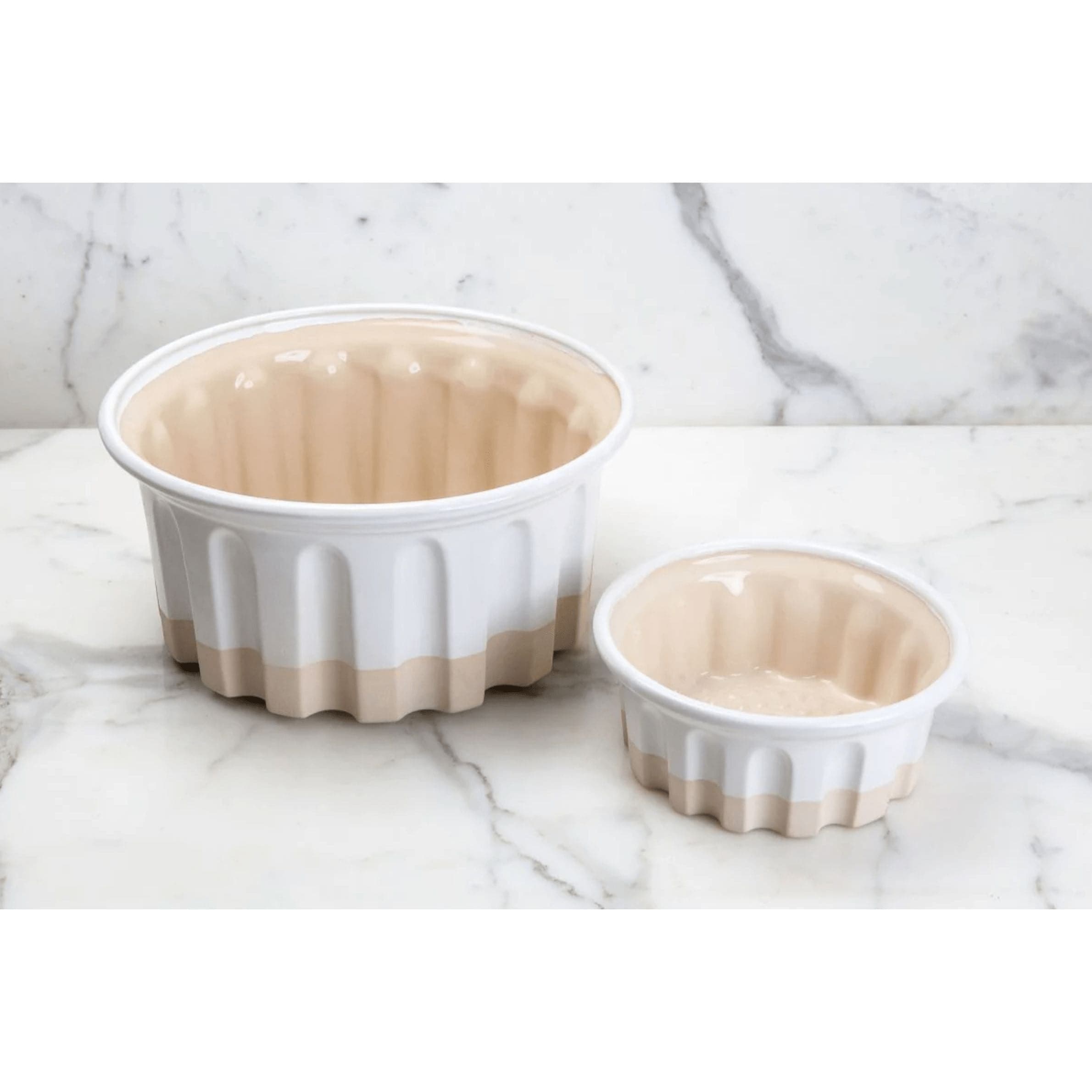 3 Quart Round Stoneware Baker