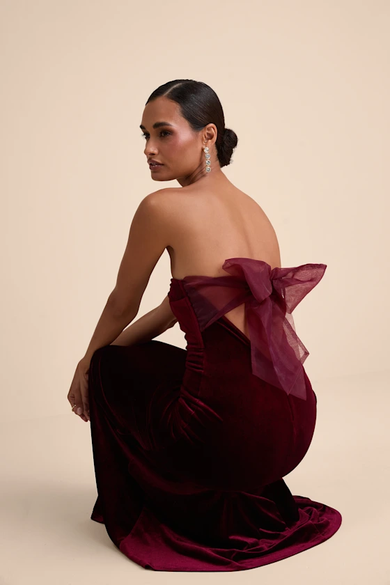 Mesmerizing Elegance Red Velvet Back Bow Maxi Dress