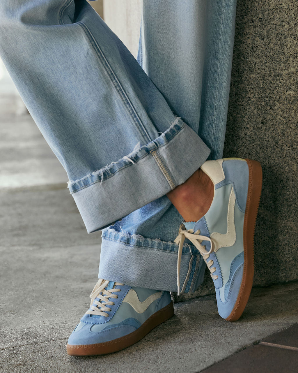 Right Catch Sneakers