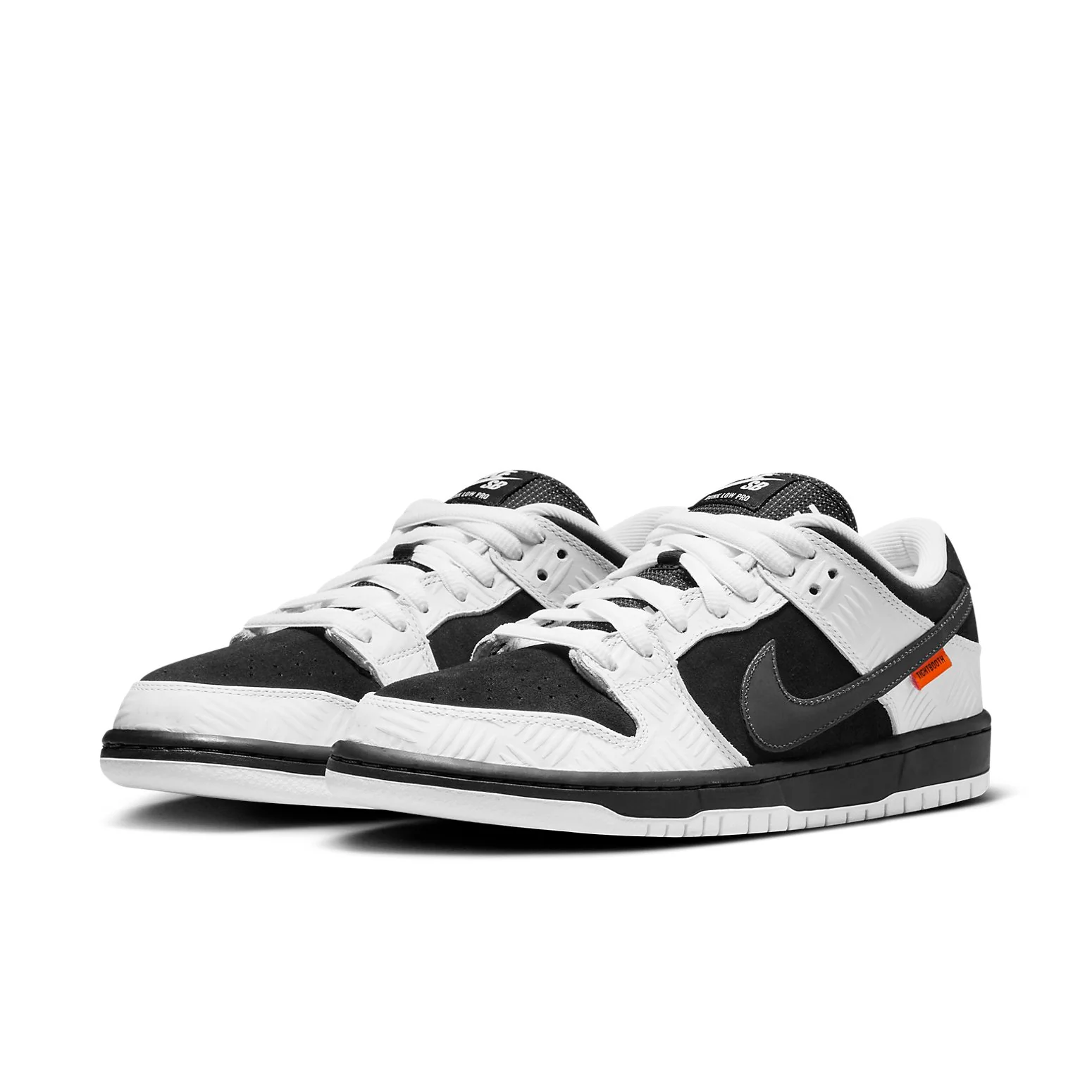 SB Dunk Low x TIGHTBOOTH 'White Black' FD2629-100