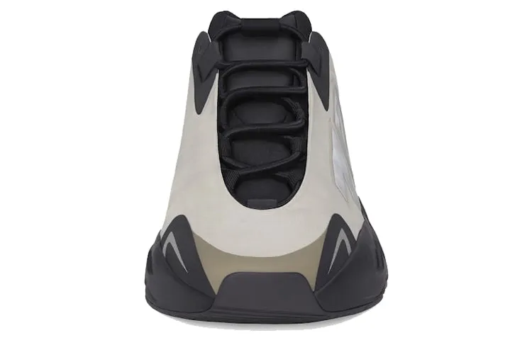 Yeethtzy Boost 700 MNVN 'Bone' FY3729