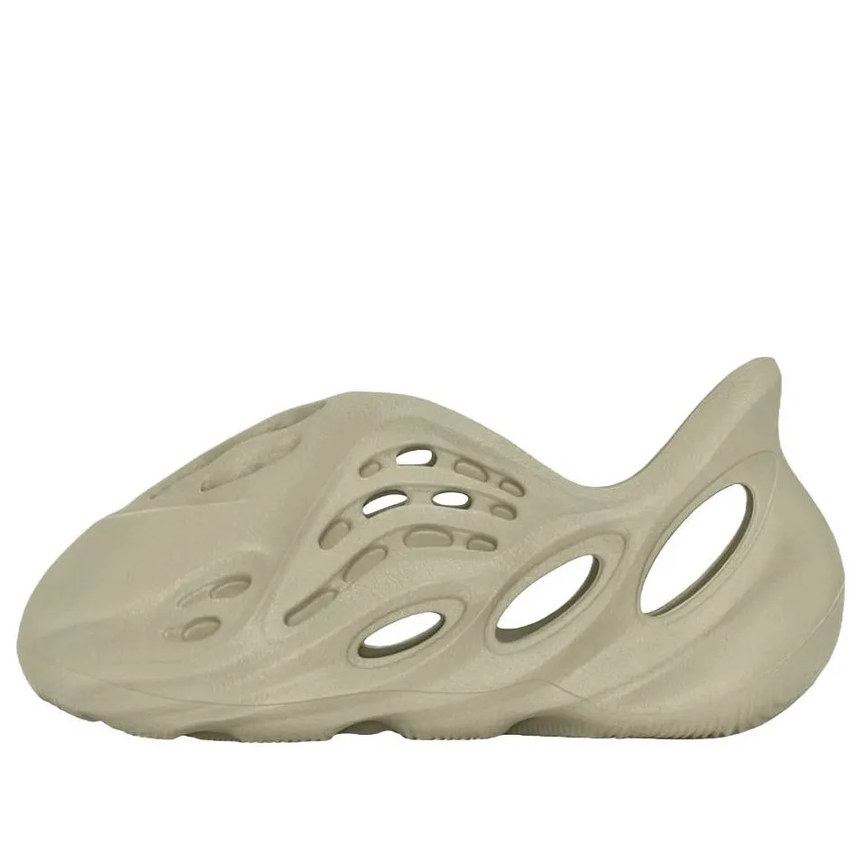 (TD)Yeethtzy Foam Runner 'Stone Salt' HP5336