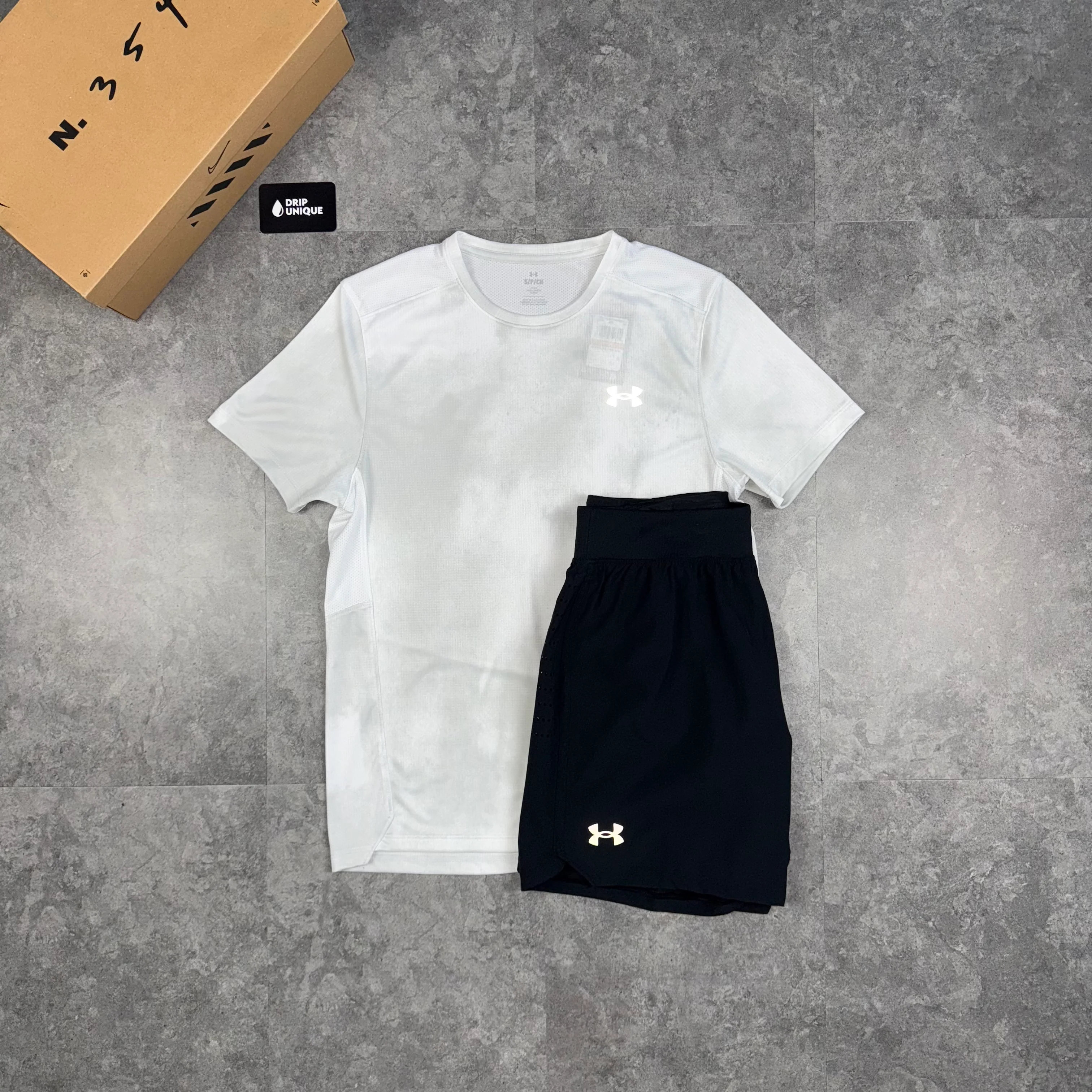 UA Speed Stride T-Shirt White & Launch Speedpocket Shorts Set
