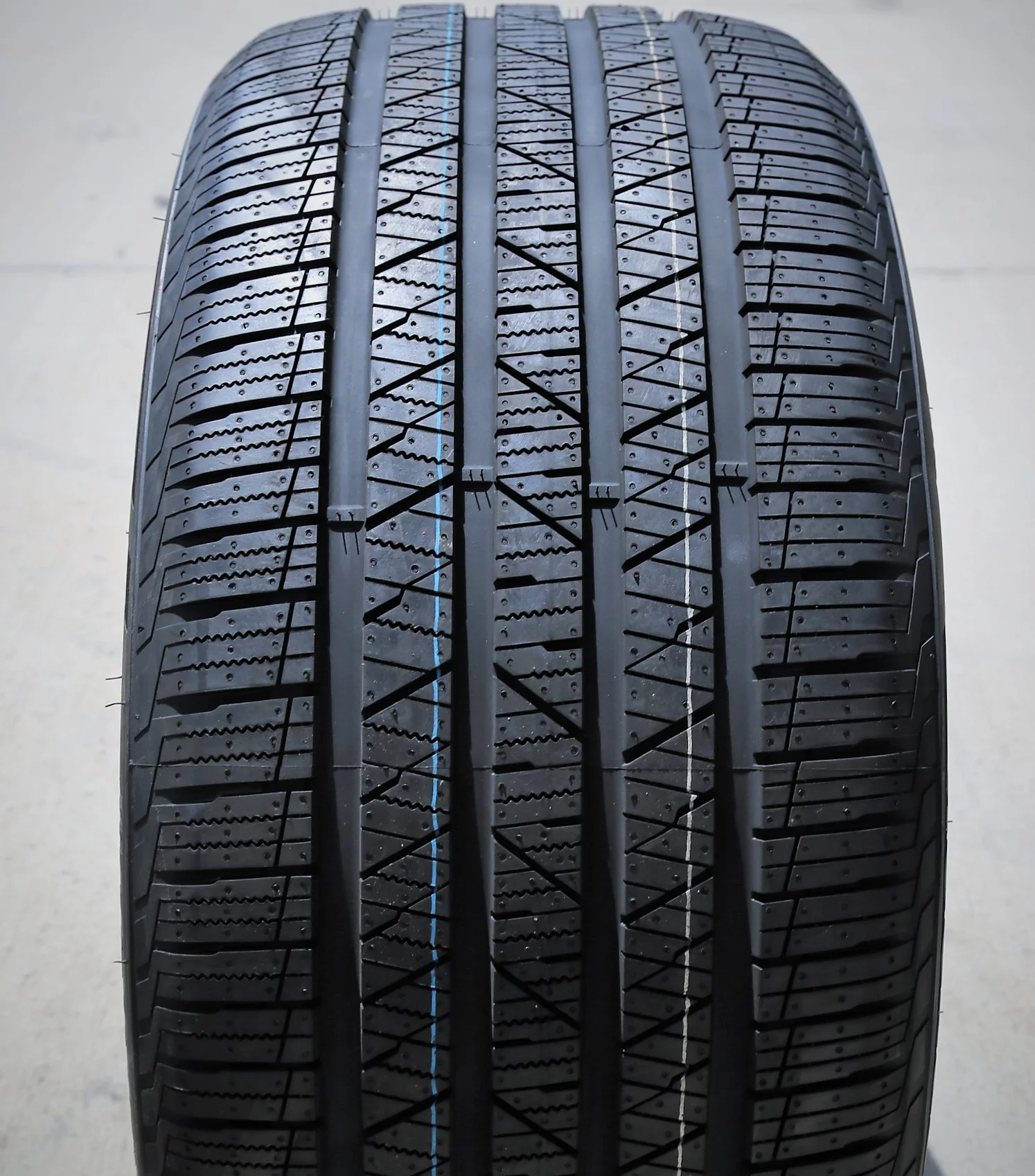Hankook Dynapro HP2 Plus (RA33D) All Season 285/45R21 113H XL SUV/Crossover Tire