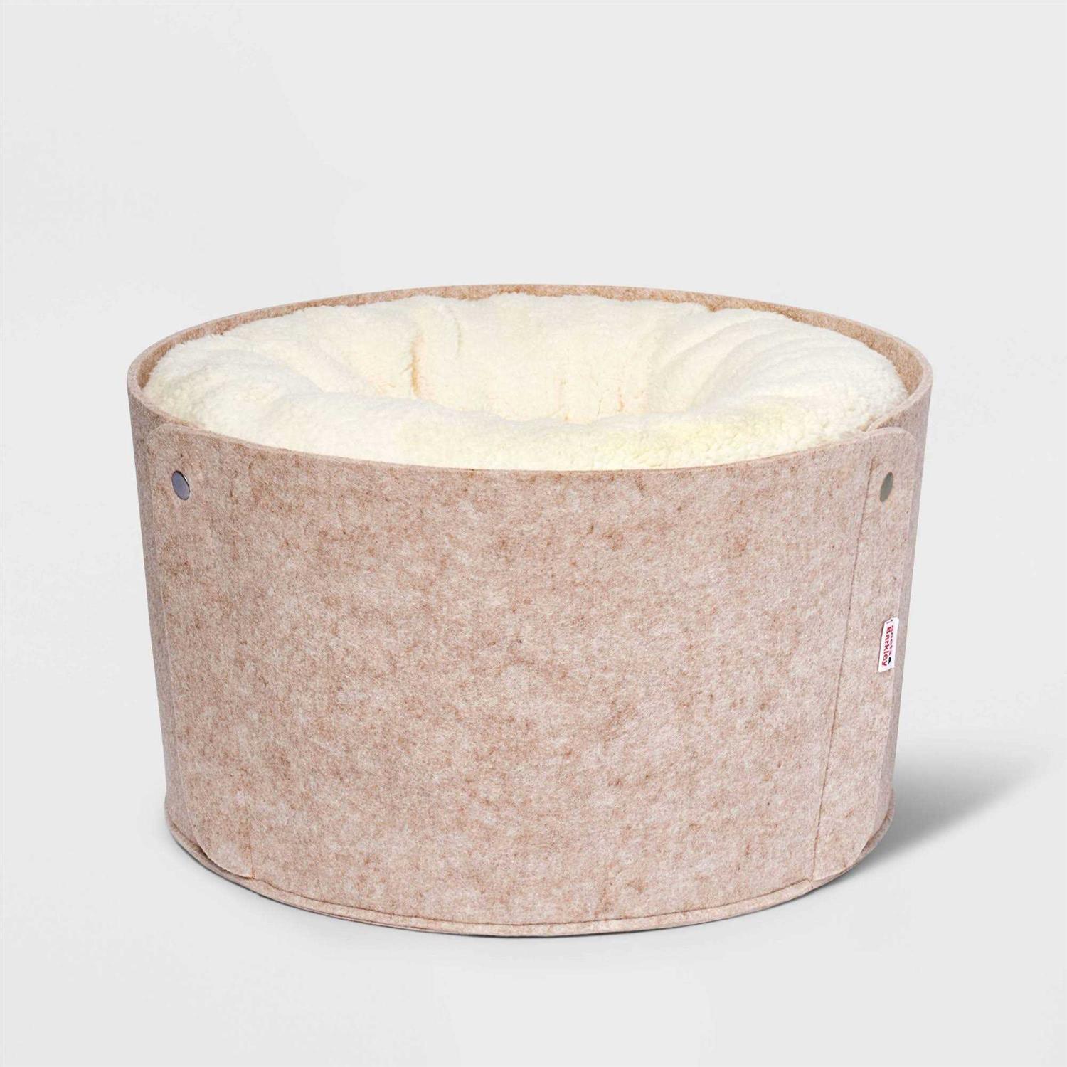 Boots & Barkley Oscar Bucket Cat and Dog Bed