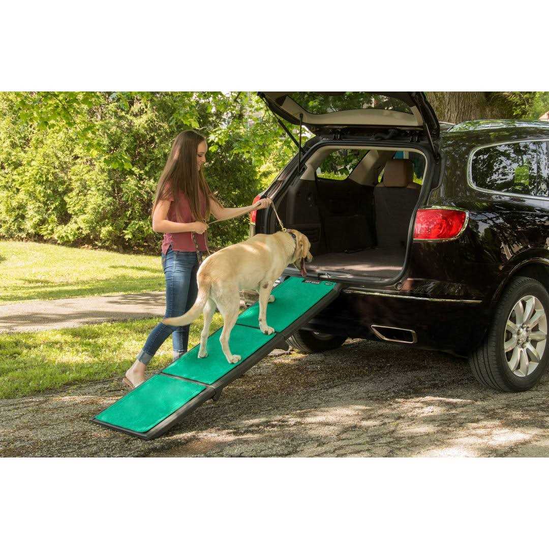 Pet Gear Bi-Fold Pet Ramp with supertraX