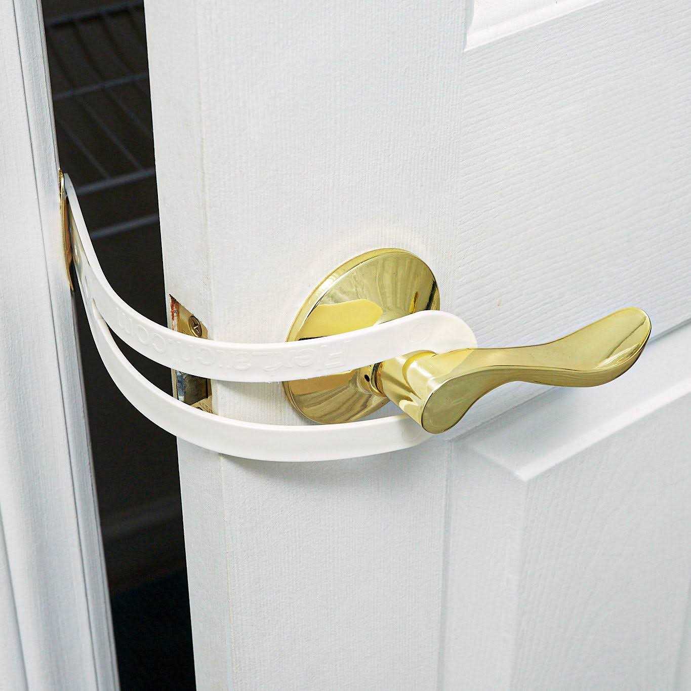 FlexLatch Cat Door Holder