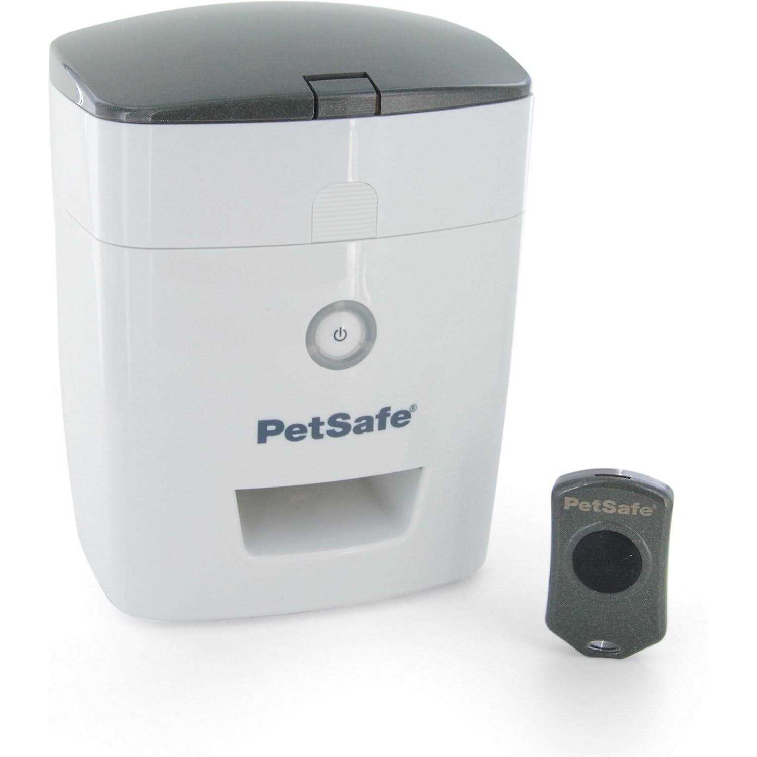 PetSafe Train N Praise Dog Treat Dispenser