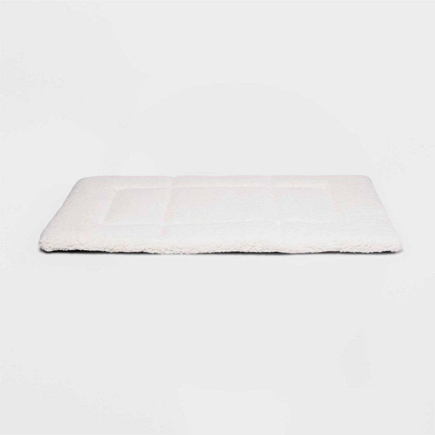 Boots & Barkley Yarn Dye Plaid Tri-fold Crate Dog Mat